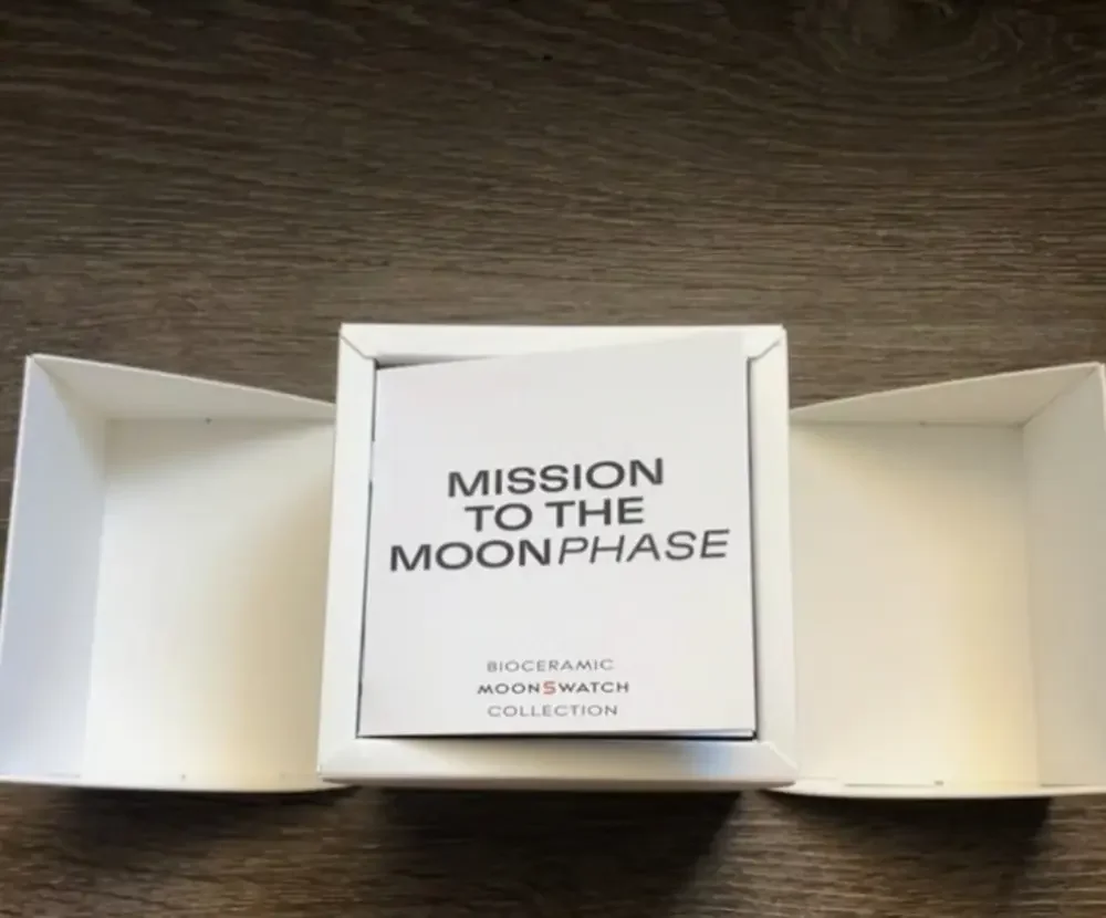 Swatch x Omega Snoopy Moonswatch Mission To The Moonphase - Full Moon (White)